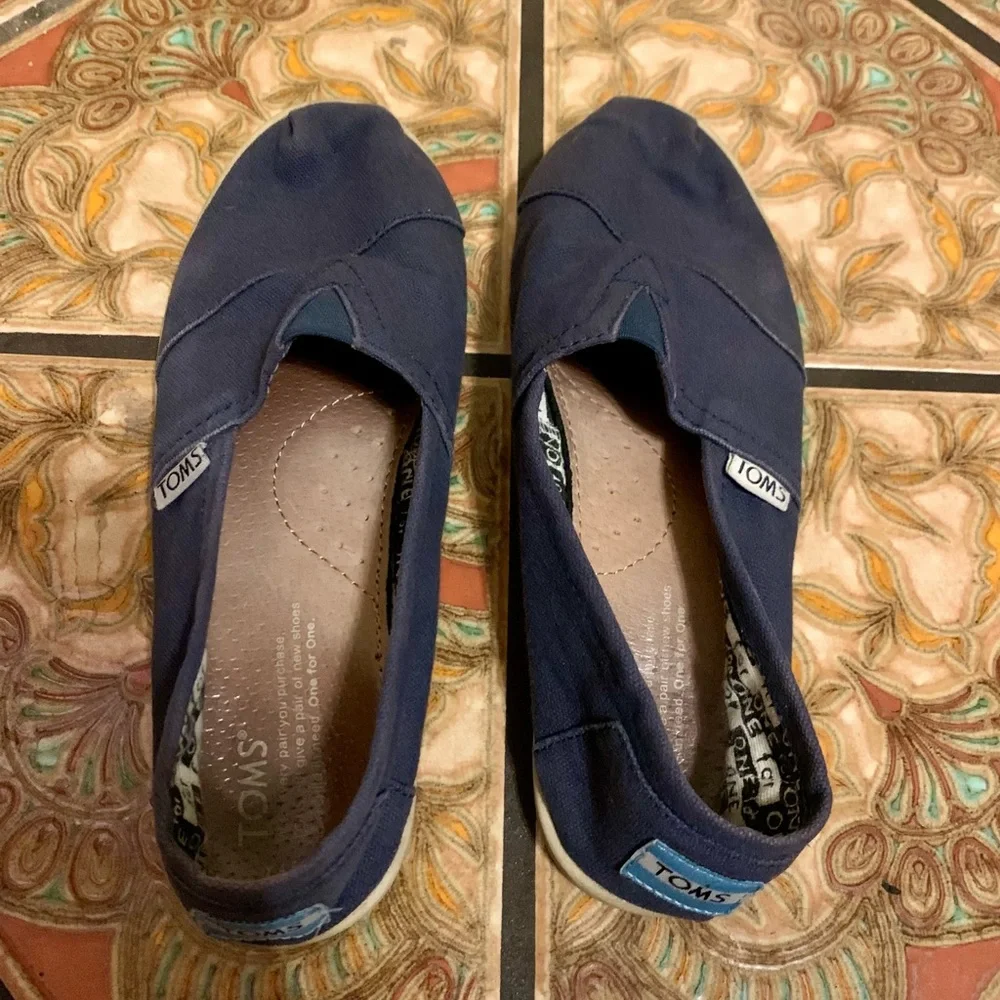 Toms Kids Canvas Navy blue flats Size: 4.5m
